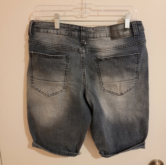 Encrypted Womens Denim Bermuda Length 11" inseam Shorts 32" Waist - Picture 2 of 6